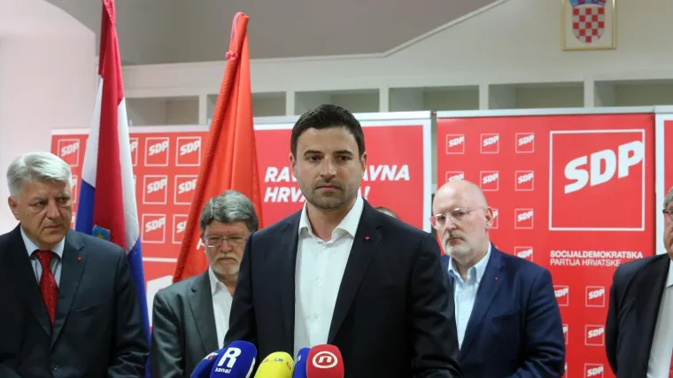 Bernardić: 'Dosta je korupcije, afera, nepotizma i lopova'
