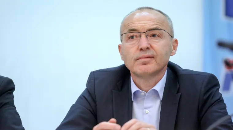 'O nabavi borbenih zrakoplova trenutno razgovaramo sa SAD-om i &Scaron;vedskom'