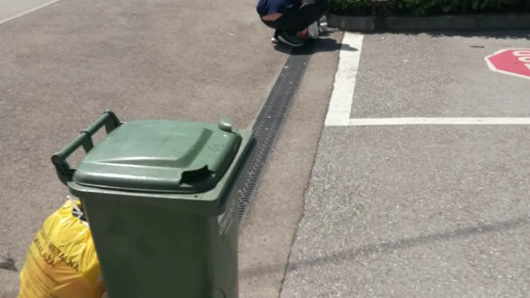 FOTO Da ti srce pukne: Otac, sestrica i mje&scaron;tani pale lampa&scaron;e za curicu koju je pokosio BMW