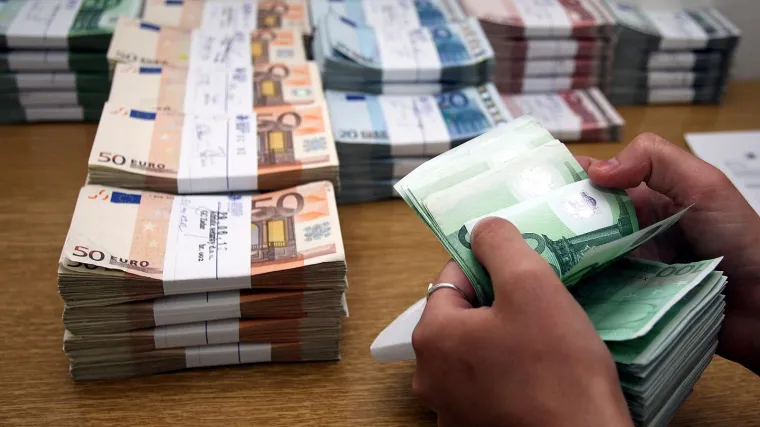 Apsolutni šampion (HDZ) ima 12 stanova, Audi A8, Rolex...