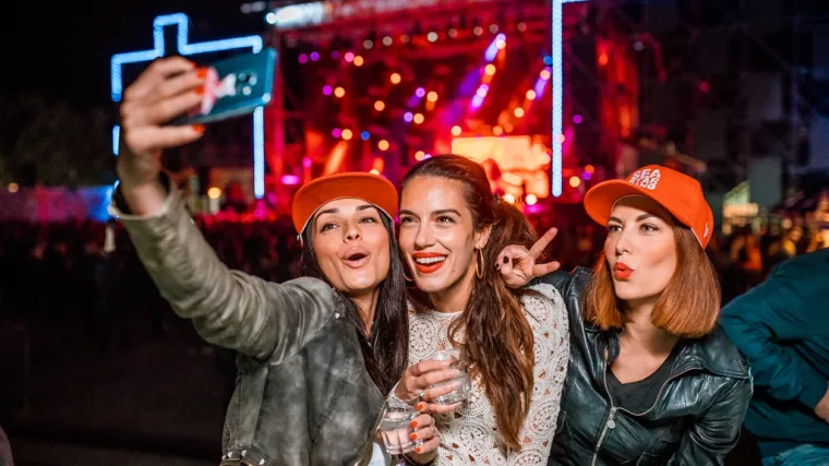 Brojne domaće zvijezde uživale su u neviđenom tulumu na Sea Star Festivalu