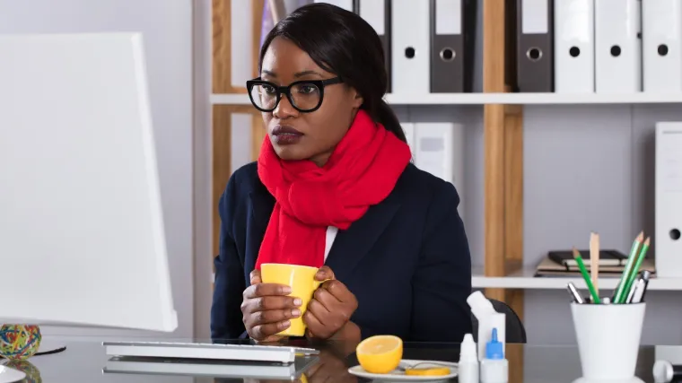 Žene koje su prisiljene raditi na niskoj uredskoj temperaturi manje su produktivne