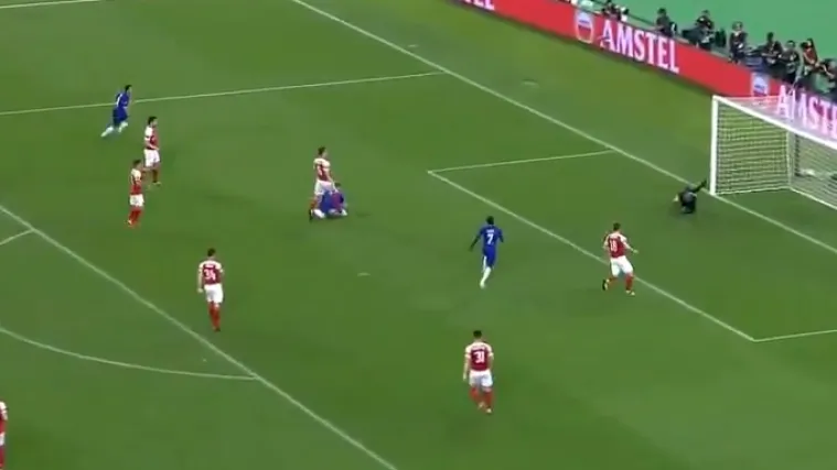 Ovako je sjajni Giroud bacio 'svoje' Topnike u očaj