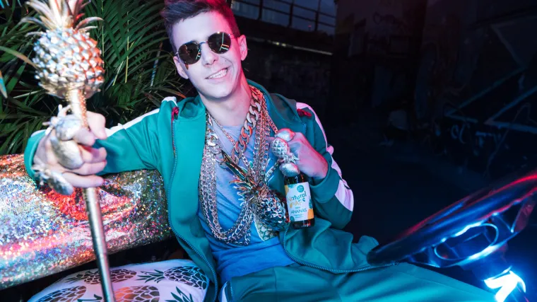 Youtuber Lay Z kao 'glazbeni kritičar': 'Ni&scaron;ta stara &scaron;kola, samo ananas i limun, samo prirodno do bola'