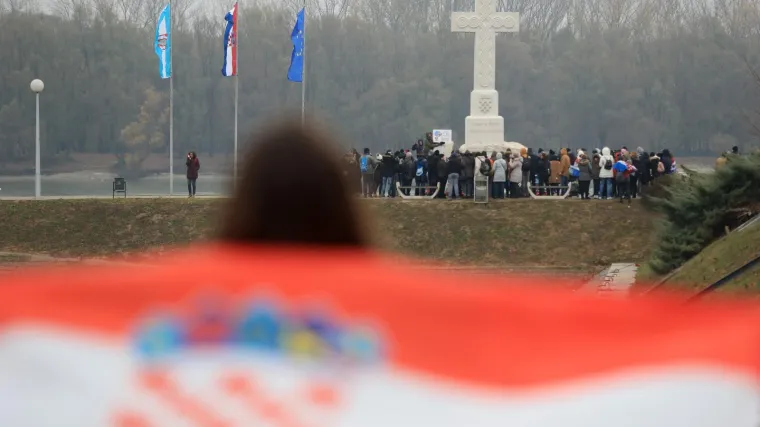 Dan Hrvatskih branitelja = Dan državnosti! Vukovarski branitelji obilježili svoj dan i podržali Plenkovića