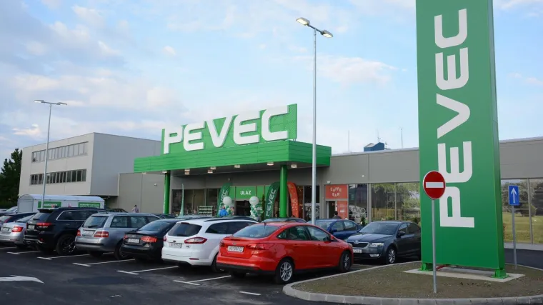 Pevec iznenadio radnike! Daje im stimulaciju kao poticaj za rad, a najavljuje se i 13. plaća