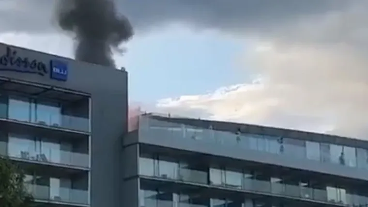 Buknuo požar u luksuznom splitskom hotelu: Na balkonu na 7. katu zapalili se sauna i jacuzzi