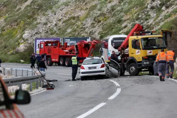 Sudarili se auto i autobus