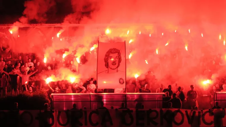 Torcida se na spektakularan način oprostila od svoje legende