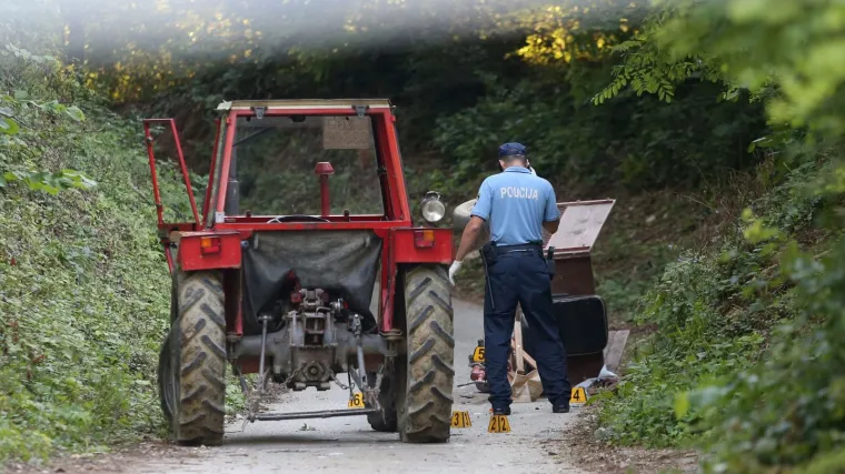 Detalji tragedije u Barbanu: Traktor je krenuo unazad, baka i unuka su ispale, a onda je vozilo palo na njih