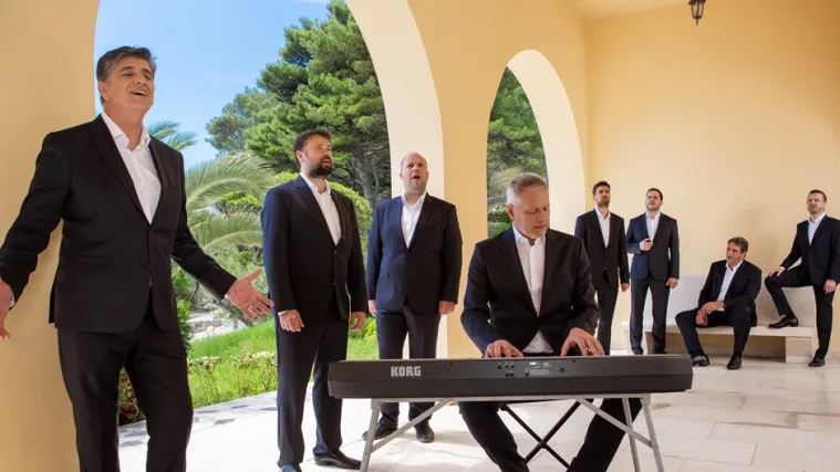 Riječ je o divnoj, laganoj baladi naslonjenoj na dalmatinske uspješnice