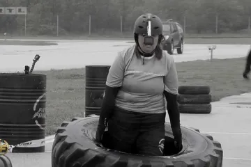 Tko kaže da je najslabija? Mama Brigita sama nosila gumu te&scaron;ku 80 kg!