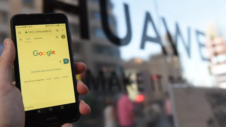 Facebook im puknuo zabranu od koje su se smrznuli!