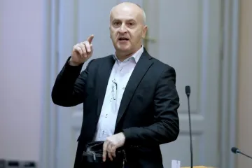'Ovo što se njima sada događa, izgleda da je tu prste upleo HDZ'