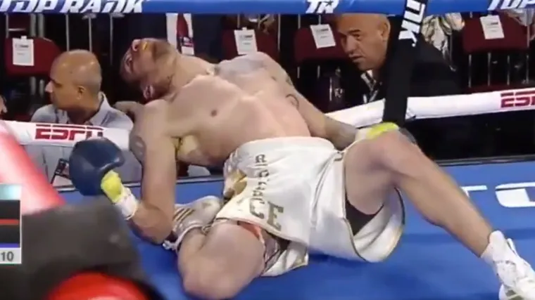 Golovkin je bio glavna zvijezda večeri, ali svi pričaju o ovom brutalnom nokautu