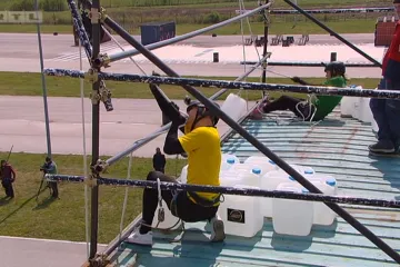 Erik Buza zubima dizao kanister!