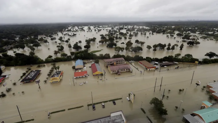 U poplavama u Kini poginulo najmanje pet osoba