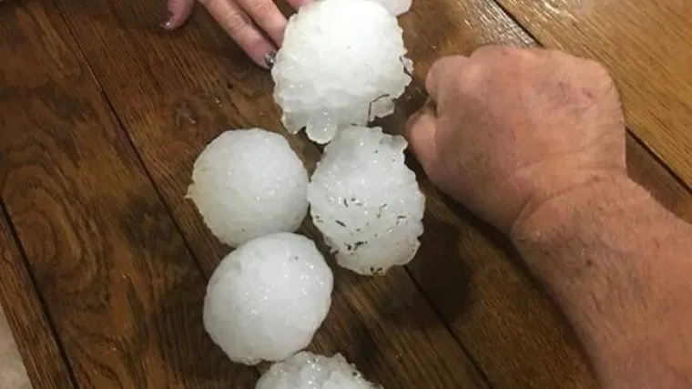 Tuča veličine teniskih loptica pogodila Gorski kotar: 'Automobil izgleda kao da je prožvakan!'