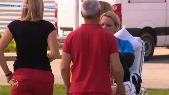 Željku vozilo Hitne službe odvozi sa seta