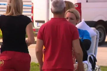 Željku vozilo Hitne službe odvozi sa seta