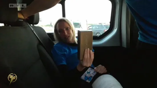 Željka slavila iz kombija, Angelo joj donio polugu