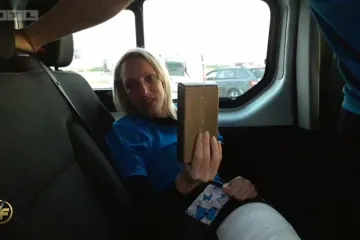 Željka slavila iz kombija, Angelo joj donio polugu