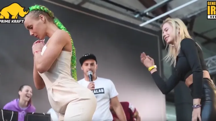 Ove Ruskinje su odlučile svima pokazati koliko su im snažni gluteusi. Hvala im