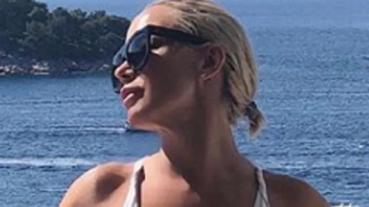 Maja &Scaron;uput fanovima pokazala kako se uživa na bazenu