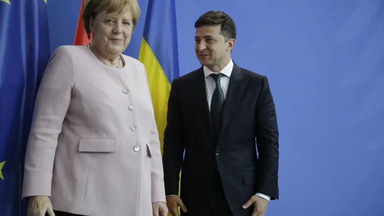 Merkel cijela drhtala! Jedva stajala na nogama dok je čekala ukrajinskog predsjednika