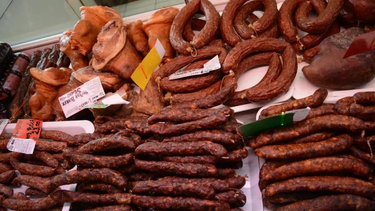 Zimska salama na &scaron;ibenskom otočju ko&scaron;ta kao zlato! Kilogram salame ko&scaron;ta kao kila janjetine