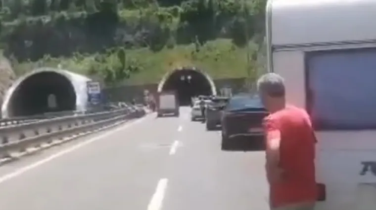 Od dojave o požaru auta u tunelu Sveti Rok do dolaska trebale im dvije i pol minute! Ali, imaju zamjerku...