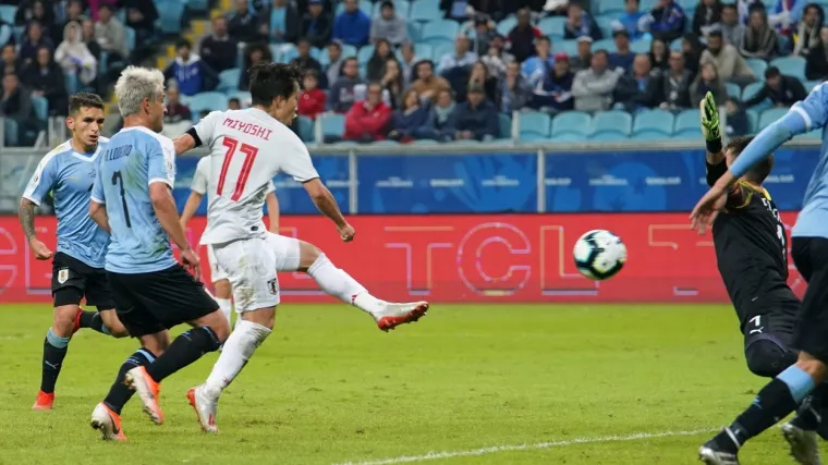 VAR, Suarez i Gimenez spasili Urugvajce poraza