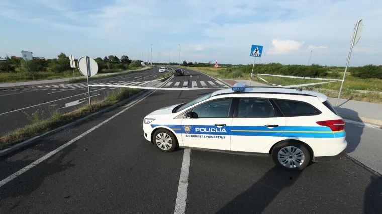 Užas u Velikoj Gorici: Vozač mopeda poginuo u silovitom sudaru s automobilom