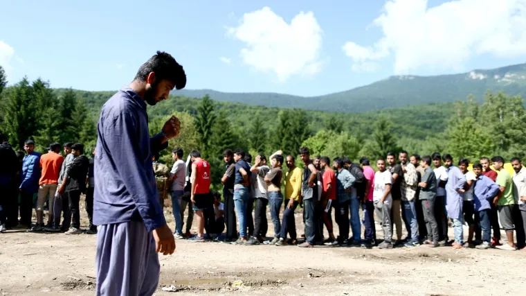 Nekoć smetli&scaron;te, a danas novi kamp za migrante u BiH: Nema zahoda ni vode, ali ima zmija i mina