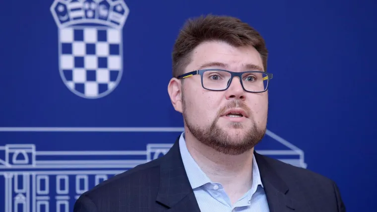 'Nju zanima jedino i isključivo vlast, za Hrvatsku je nije briga'