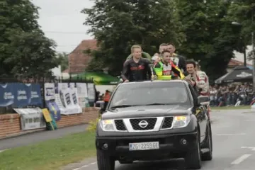 Skuteraši u pobjedničkom krugu