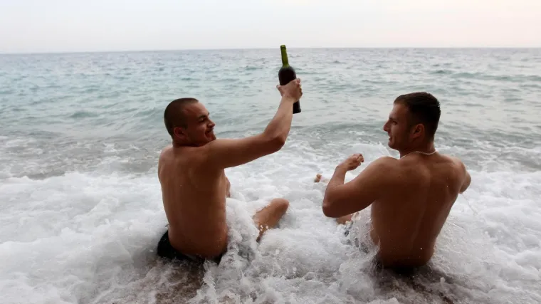 Srdele na gradele, Baywatch ekipa: 10 tipova ljudi na plaži, otkrijte koji ste VI!
