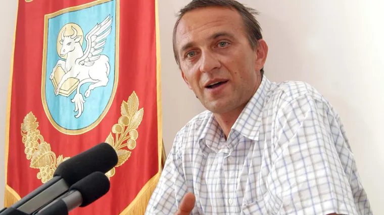 Načelnik optužen da je &Scaron;kabrnju o&scaron;tetio za 700.000 kuna: Kupovao sve - od parfema do &scaron;peceraja