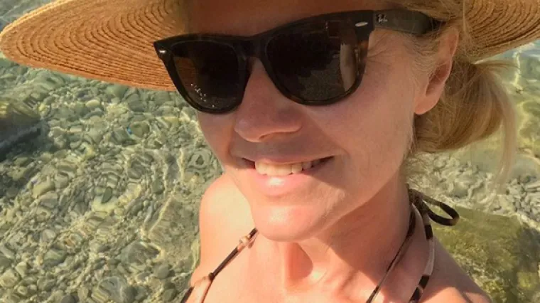 Pozornost privukao njezin savr&scaron;eno ravan trbuh