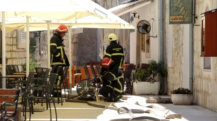 Uličica u gradskoj jezgri i dalje blokirana, strahuju od podzemnih džepova