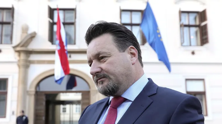 HNS traži hitan sastanak koalicije, zahtijevaju smjenu Ku&scaron;čevića? Tresu se jo&scaron; dvije ministarske fotelje?