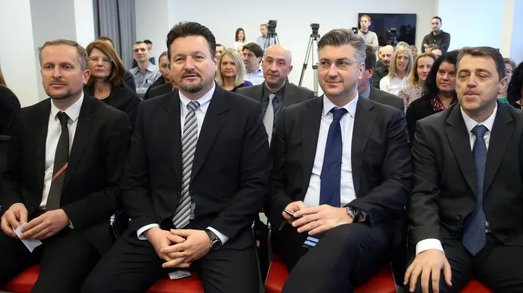 'Nećemo pristati na ultimatume. Razgovarat ćemo, ali ne preko medija'