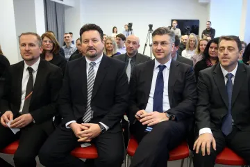 'Nećemo pristati na ultimatume. Razgovarat ćemo, ali ne preko medija'