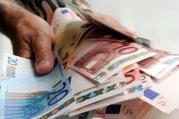 'Moguće je i smanjenje plaća i socijalnih davanja'