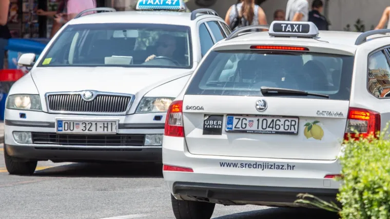'Ili ćemo uvesti ograničenja ili ćemo donijeti odluku da će taksi službu obavljati samo električni automobili'