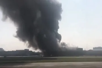 Privatni zrakoplov se srušio na hangar tijekom polijetanja