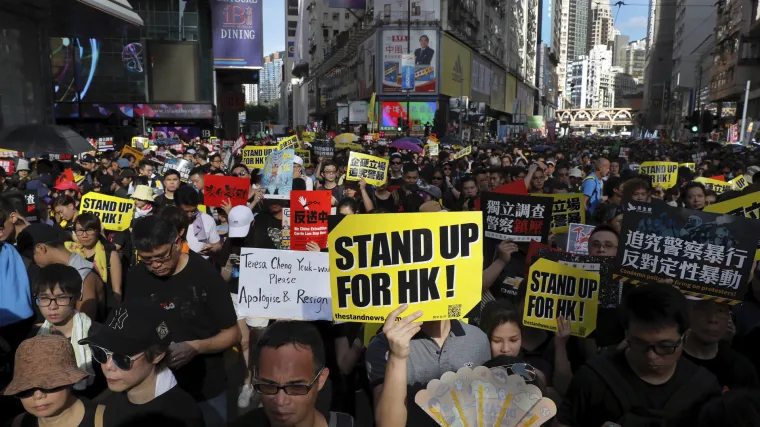 Krenula uhićenja u Hong Kongu nakon nasilnih prosvjeda: Iza re&scaron;etki zavr&scaron;ilo 12 ljudi