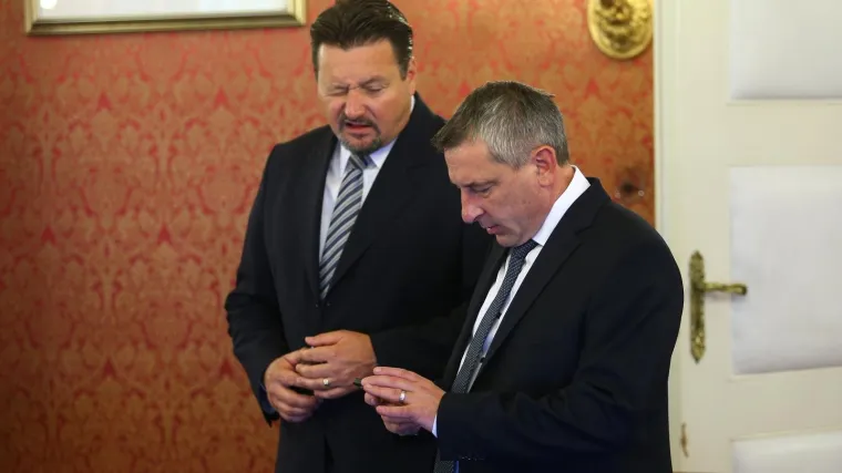 'Izlazimo iz Vlade ako Kuščević ostane ministar. S njim više nećemo sjediti'