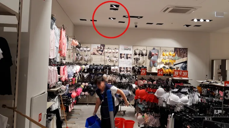 FOTO &Scaron;okantan prizor: U poznatoj zagrebačkoj trgovini odjećom sa stropa curila - mokraća