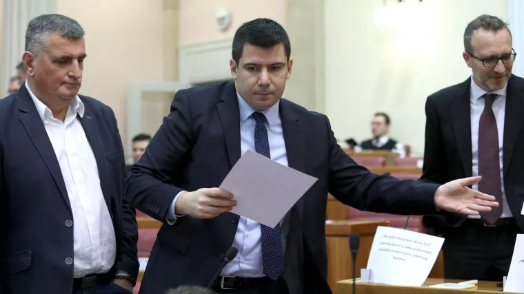 Nikola Grmoja objavio zanimljiv status o Plenkoviću: 'Po onome &scaron;to se &scaron;u&scaron;ka u saboru...'